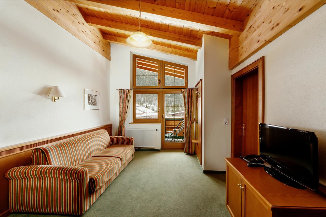 Hotel Pillerseehof Санкт-Ульрих-ам-Пиллерзее Экстерьер фото